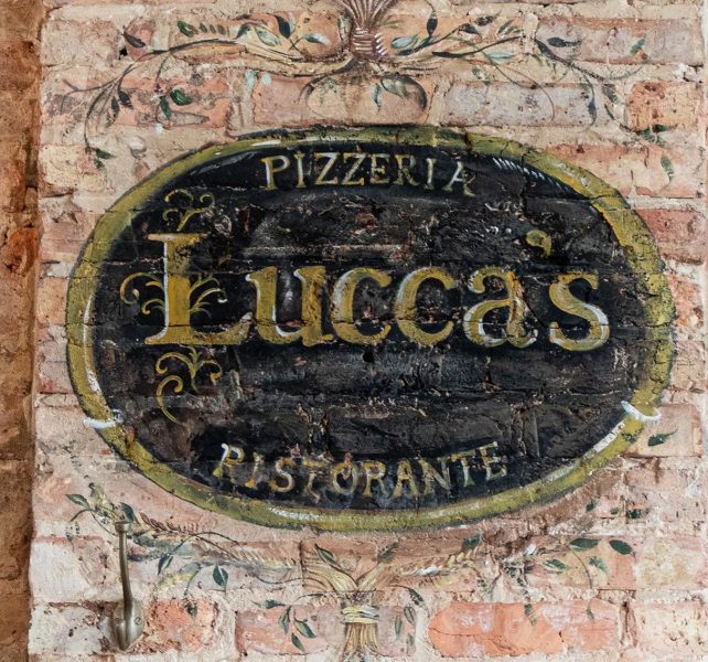 luccas logo mural02